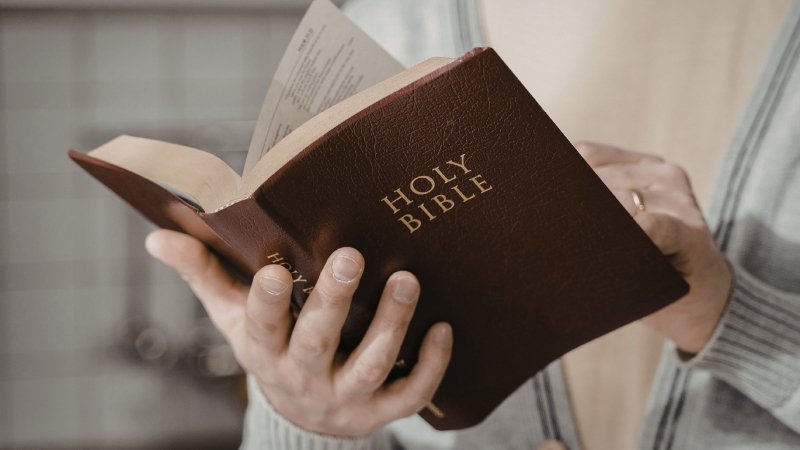 Why Reading the Bible Every Day Changes Your Life