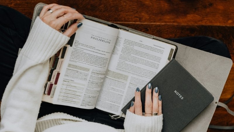 How to Stay Consistent with a One-Year Bible Reading Plan