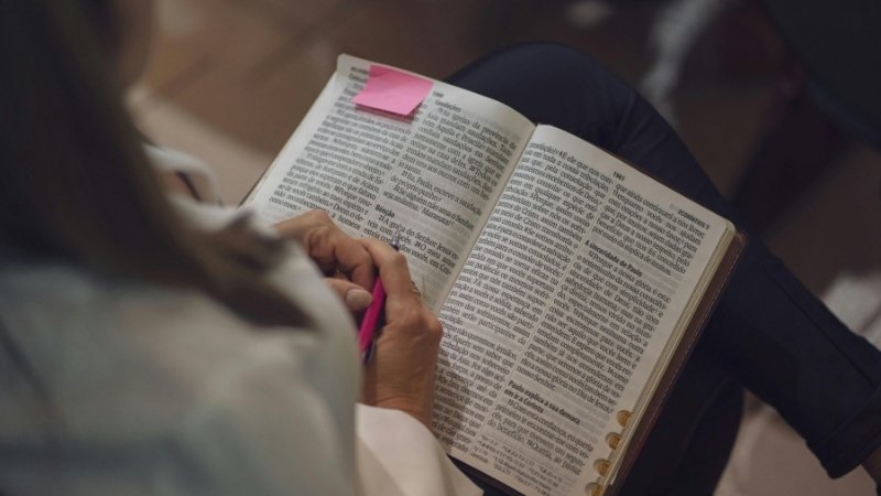 Questions to Ask Yourself While Reading Scripture