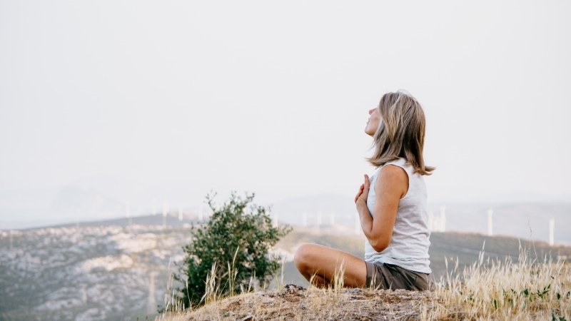 Finding Peace in God's Presence: A Guide to Meditation and Stillness