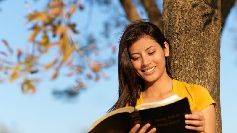 Seven Benefits of Consistent Bible Reading